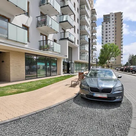 Stadion With Parking By Renters Апартаменты *