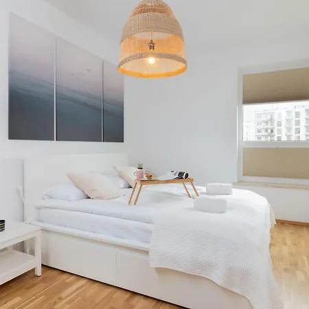 Stadion With Parking By Renters Гданьск