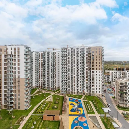 Stadion With Parking By Renters *