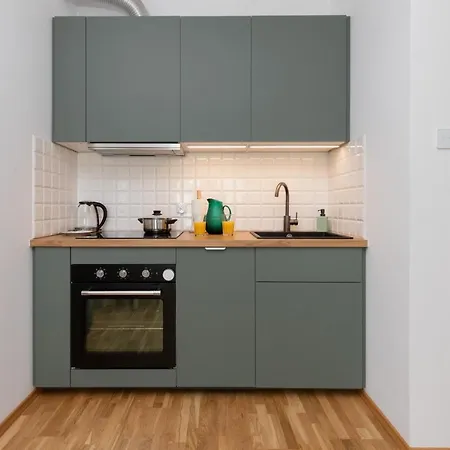 Stadion With Parking By Renters *