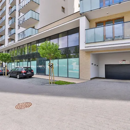 Stadion With Parking By Renters Apartamento