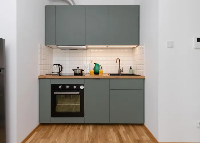 Stadion With Parking By Renters *