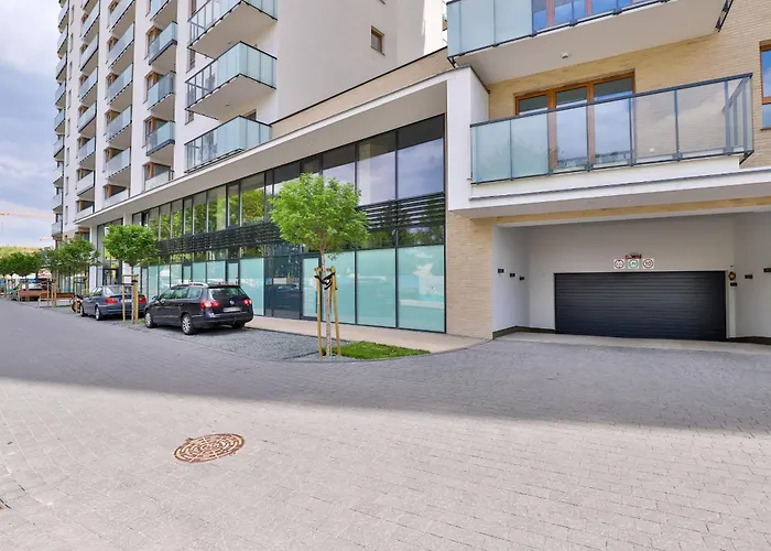 Stadion With Parking By Renters شقة