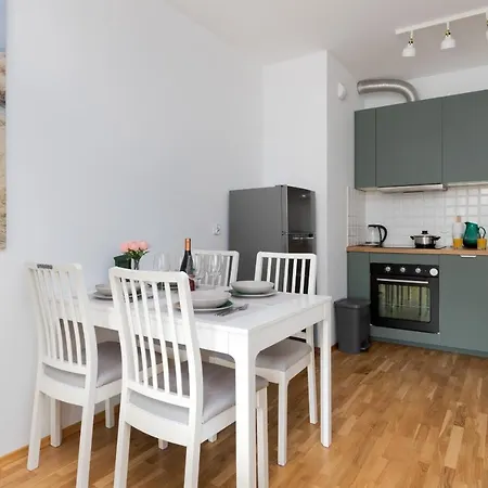 Apartment Stadion With Parking By Renters Danzig